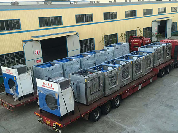 全套洗衣房設(shè)備發(fā)貨